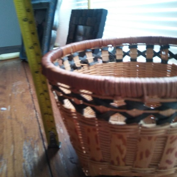 Boho hand woven wicker rattan basket - Picture 5 of 6